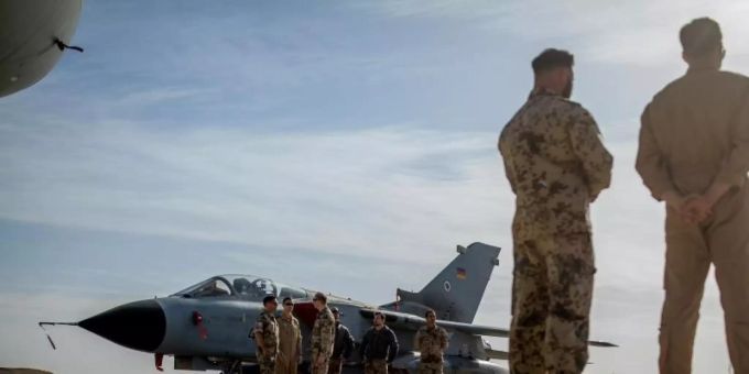 Vom Luftwaffenstützpunkt Al-Asrak in Jordanien starten Tornado-Aufklärungsflugzeuge. Foto: Michael Kappeler/dpa pool/dpa/Archiv Vom Luftwaffenstützpunkt Al-Asrak in Jordanien starten Tornado-Aufklärungsflugzeuge. Foto: Michael Kappeler/dpa pool/dpa/Archiv