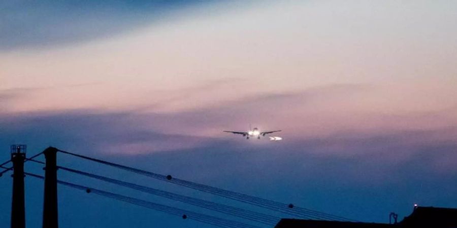 Ankunft einer Maschine aus der Türkei in Deutschland. Foto: Christoph Soeder/dpa/Archiv