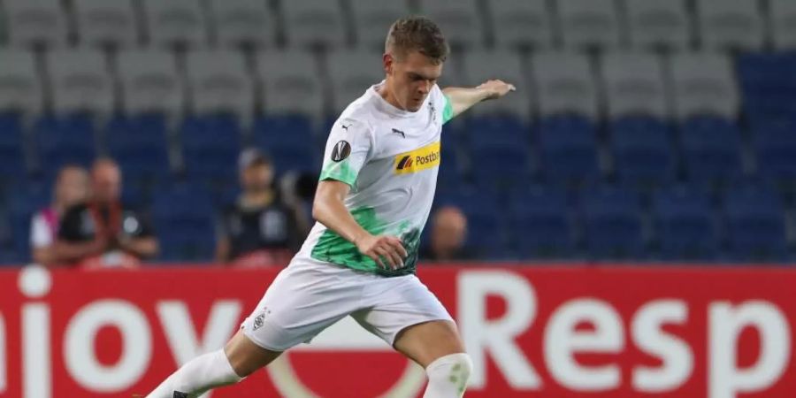 Gladbachs Matthias Ginter muss noch auf sein Comeback warten. Foto: Friso Gentsch/dpa