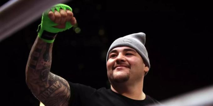Muss für den Rückkampf gegen Anthony Joshua elf Stunden Zeitunterschied bewältigen: Andy Ruiz Jr. Foto: Nick Potts/PA Wire/dpa Muss für den Rückkampf gegen Anthony Joshua elf Stunden Zeitunterschied bewältigen: Andy Ruiz Jr. Foto: Nick Potts/PA Wire/dpa