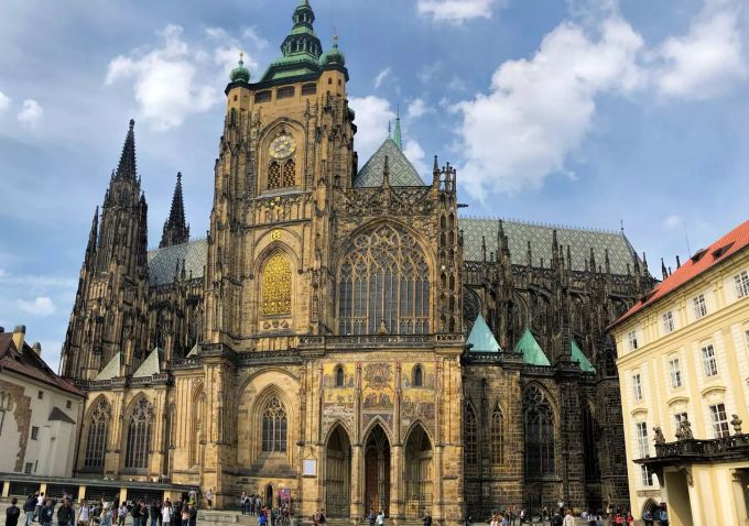 Der Veitsdom. Kathedrale front
