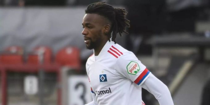 Wechselt zur SpVgg Greuther Fürth in die Bundesliga: Gideon Jung. Foto: Swen Pförtner/dpa Wechselt zur SpVgg Greuther Fürth in die Bundesliga: Gideon Jung. Foto: Swen Pförtner/dpa