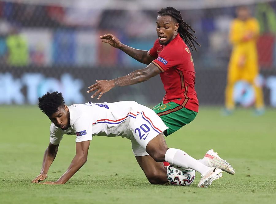 Kingsley Coman im Duell in der Gruppenphase der Euro 2020 mit Portugals Renato Sanches.