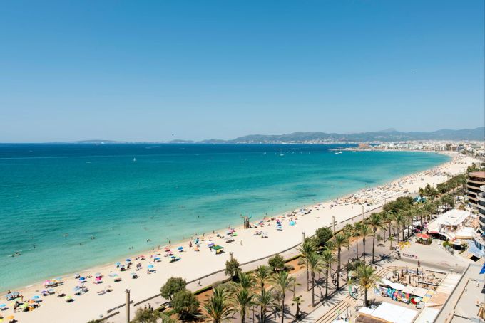Die Baleareninsel Mallorca ist bekannt für ihre Traumstrände. Strand Palma Mallorca