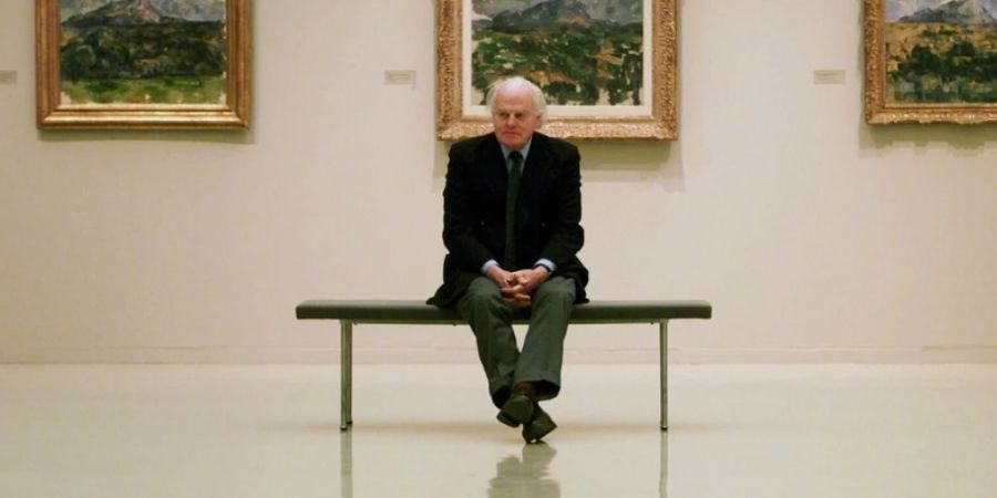 Kunstsammler Eberhard Kornfeld sitzt auf einer Bank im Kunsthaus in Zürich im Mai 2000. (Archivbild)