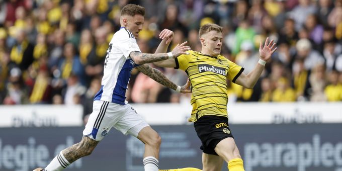 Lewin Blum (re.) bleibt langfristig bei YB. Lewin Blum YB