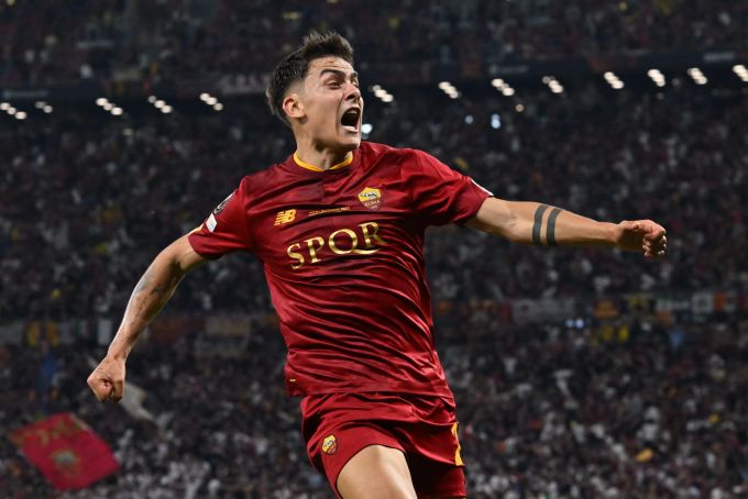 Paulo Dybala (AS Rom) jubelt über das Tor zum 1:0 im Final der Europa League gegen Sevilla. Sevilla Roma Europa League