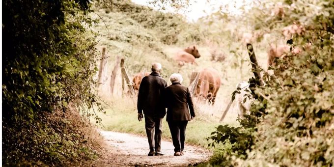 Demenz-Patienten sind körperlich oft noch fit und wollen sich gerne bewegen. Demenz-Patienten sind körperlich oft noch fit und wollen sich gerne bewegen.