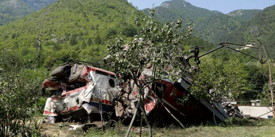 Zugtrümmer nach dem Unfall in Bosnien.