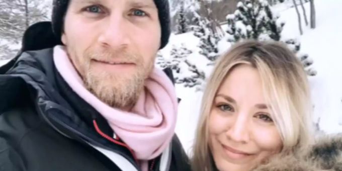 Trotz Millionen - So bodenständig macht Kaley Cuoco Ferien in Zermatt