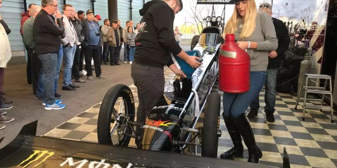 Jndia Erbachers Dragster an der «Auto Zürich». Jndia Erbachers Dragster an der «Auto Zürich».