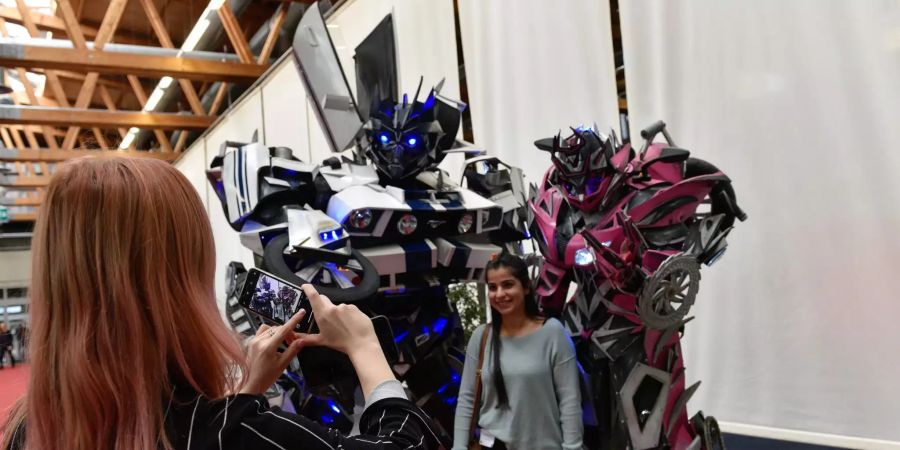 Cosplayer, Spiele und virtuelle Rundgänge gab es im großen Expo-Gelände zu erleben, Foto: Grießenböck