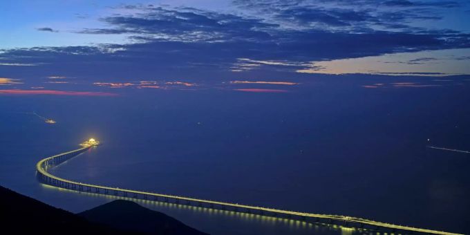55 Kilometer lang - Brücke zwischen Hongkong und Macau eingeweiht