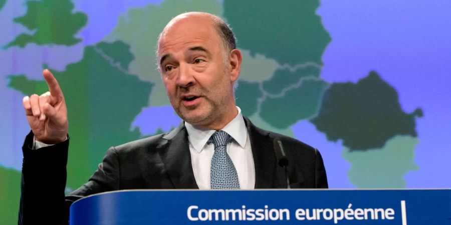 Wirtschaftskommissar der Europäischen Union Pierre Moscovici spricht bei einer Pressekonferenz in der EU-Zentrale.