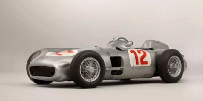 Der Mercedes-Benz W196R wurde für über 25 Millionen Euro verkauft. Der Mercedes-Benz W196R wurde für über 25 Millionen Euro verkauft.