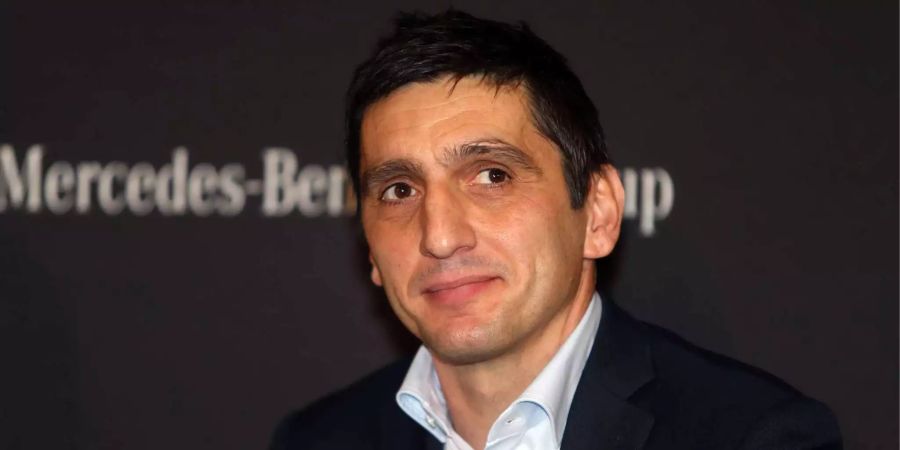 Tayfun Korkut wird Trainer beim VfB Stuttgart.