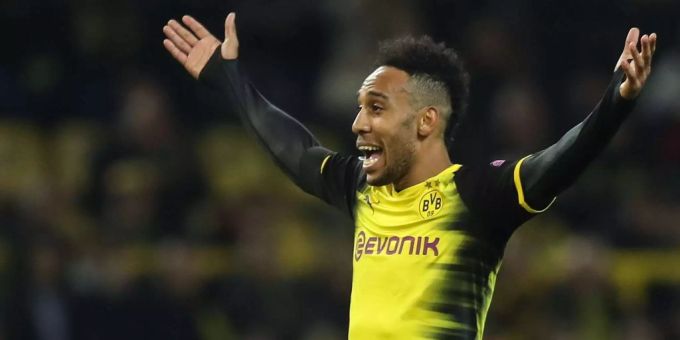 BVB-Stürmer Aubameyang versteht die Welt nicht mehr. BVB-Stürmer Aubameyang versteht die Welt nicht mehr.