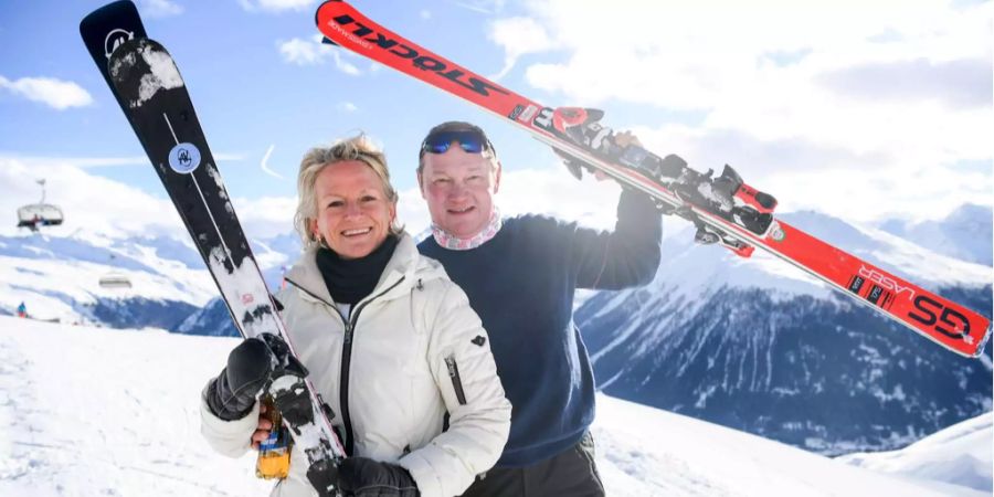 Jürg Stahl (SVP/ZH) und Andrea Gmür (CVP/LU) gewinnen das 62. schweizerisch-britische Parlamentarier-Skirennen in Davos.