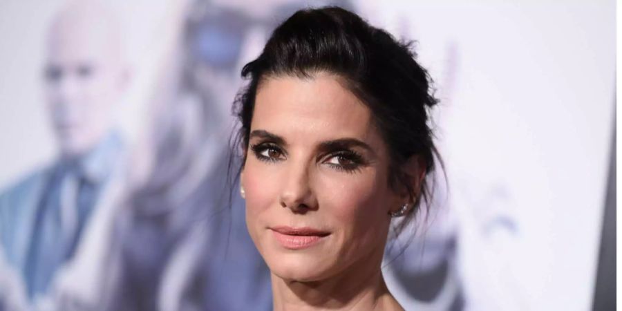 Eine nachdenkliche Sandra Bullock berichtet von ihrer schweren Zeit als Teenager.