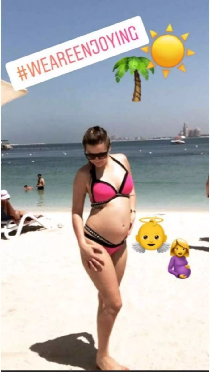 Bachelorette Eli Simic ist ohne ihren Freund verreist. Bachelorette Eli Simic ist ohne ihren Freund verreist.
