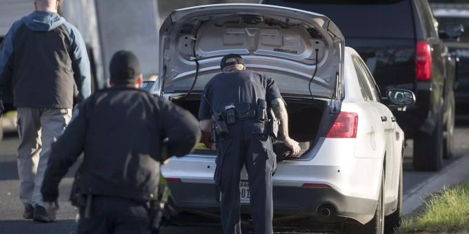 Nach Paketexplosionen in Austin sind die Ermittlungen in vollem Gange. Nach Paketexplosionen in Austin sind die Ermittlungen in vollem Gange.