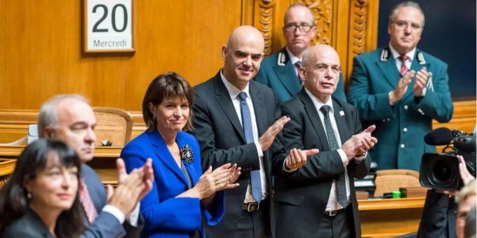 Derzeit gibt es in der Schweiz sieben Bundesräte. Wird diese Zahl in Zukunft erhöht? Bundesräte Schweiz