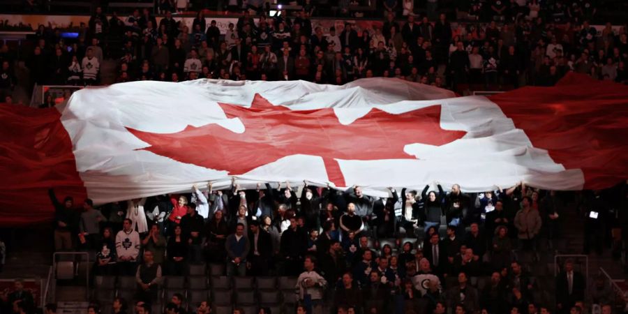 Kanadier singen «O Canada» (Bild: Maria Casacalenda/flickr)