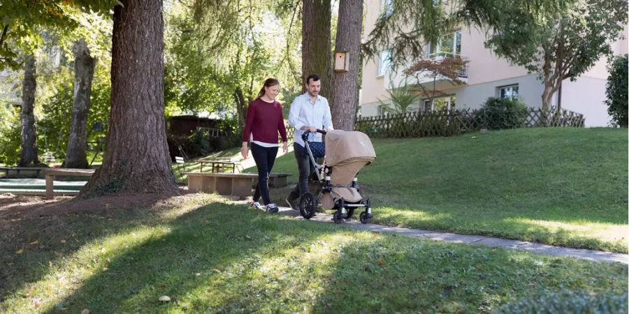 Die Frauen können sich eher vorstellen, dass beide Elternpaare Teilzeit arbeiten würden.