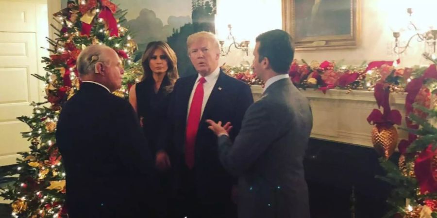 Donald Trump bei einer Weihnachtsfeier.