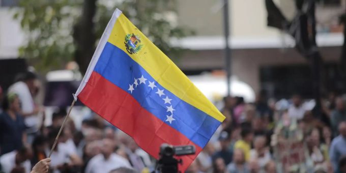Gegen Opposition - Trumps Berater warnt vor Gewalt in Venezuela