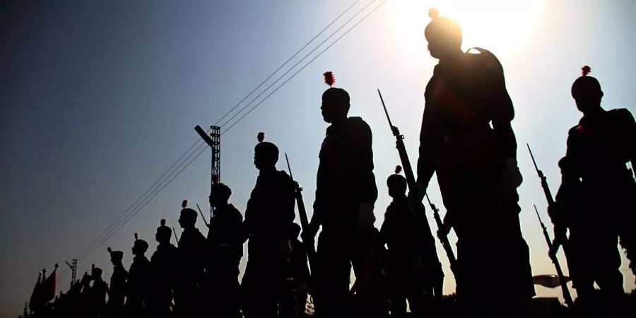 Eine Polizisten aus Pakistan