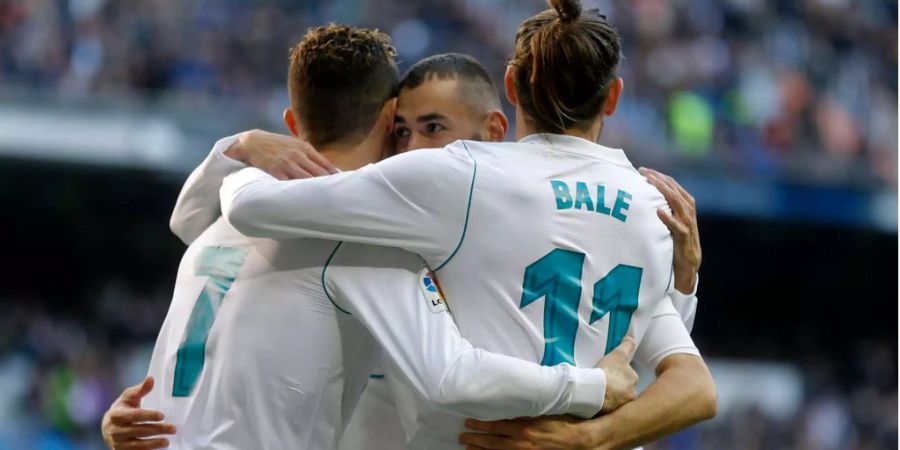 Real Madrid feiert einen Kantersieg gegen Deportivo Alaves.