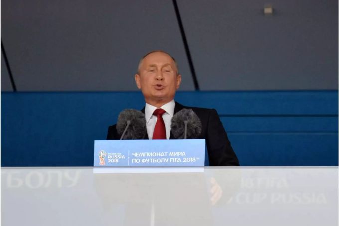 Schweizer guckten gestern bei Putins Eröffnungsrede in die Röhre. Schweizer guckten gestern bei Putins Eröffnungsrede in die Röhre.