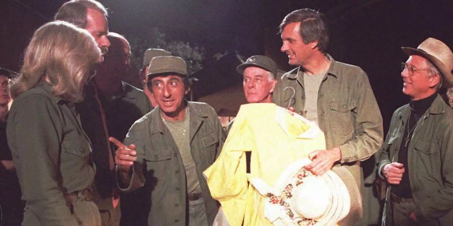 Alda wurde durch die Rolle als Militärarzt «Hawkeye» Pierce aus der Fernsehserie «M*A*S*H» bekannt.