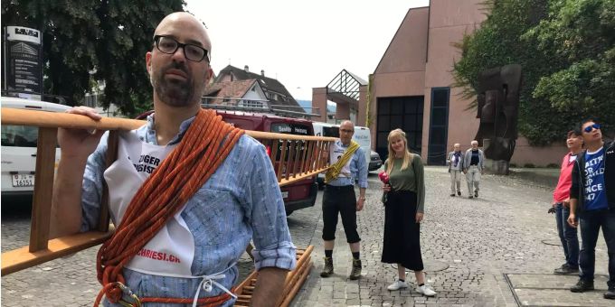 Tradition - Zuger rennen beim «Chriesisturm» um die Wette