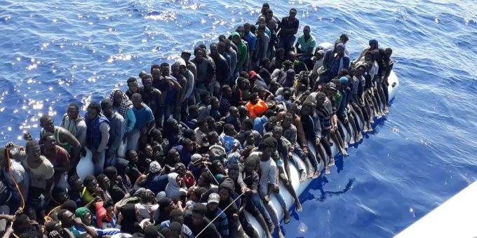 Hunderttausende suchen in Afrika nach einem besseren Leben. Europa könnte helfen, dass sie es auch in Afrika finden. Hunderttausende suchen in Afrika nach einem besseren Leben. Europa könnte helfen, dass sie es auch in Afrika finden.