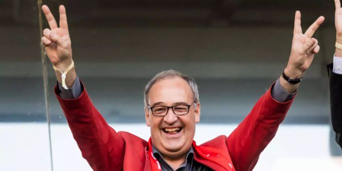 Wieder zugeschlagen! - Schweizer Sieg dank Parmelins Glücksjacke