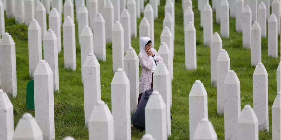 Bei dem drei Jahre währenden Bürgerkrieg in Bosnien-Herzegowina wurden mehr als 100'000 Menschen getötet. Immer wieder können Skelette identifiziert und dann endlich bestattet werden.