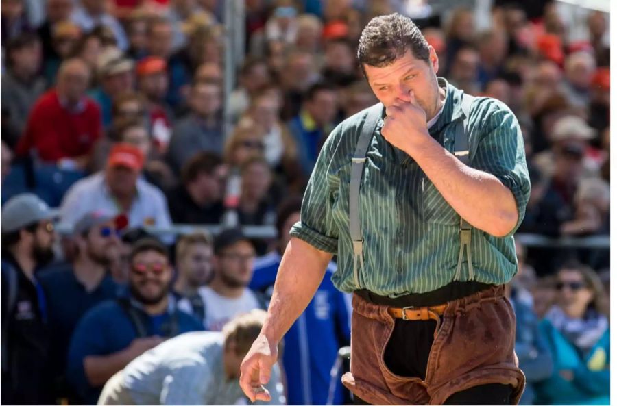 Sankt Stephan hält zu ihm: Der mittlerweile zurückgetretene Schwinger Martin Grab hält im Berner Oberland seine 1. August-Rede.