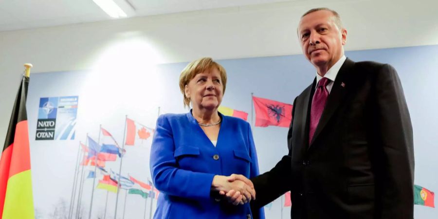 Die deutsche Regierung unter Angela Merkel will die Aussagen von Erdogan zum Özil-Rücktritt nicht kommentieren.