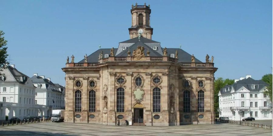 Die Ludwigskirche auf dem Ludwigsplatz in Saarbrücken (D).