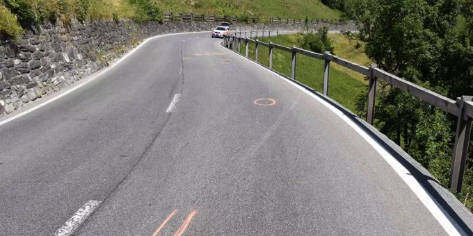 Sankt Peter - Motorradlenker wird über Zaun geschleudert