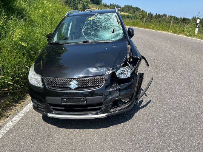 Bei dem Unfall entstand ein grosser Sachschaden. Unfall Wolfhalden