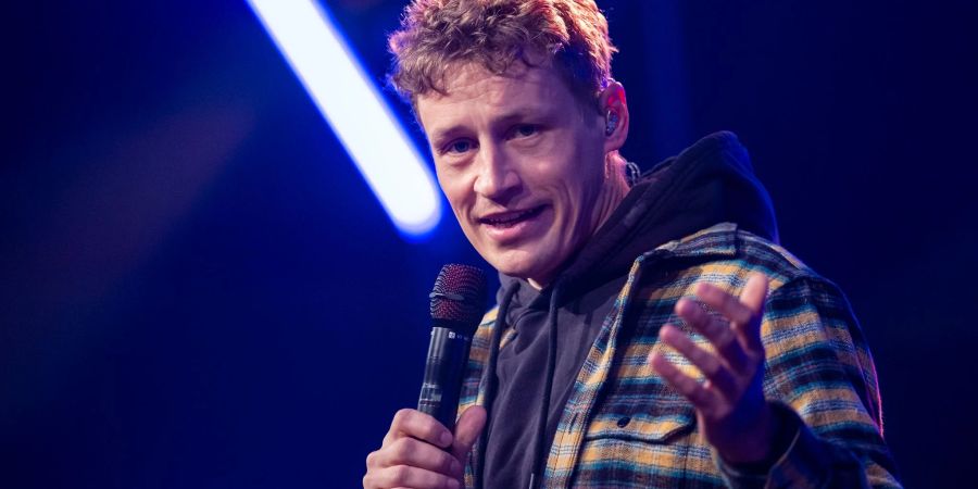 Sänger Tim Bendzko legt mit «April» ein Album zwischen Euphorie und Melancholie vor.