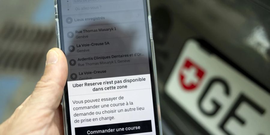 Der Fahrdienstvermittler Uber hat in Genf seine Vergangenheit bereinigt. Er entschädigte über 600 Fahrer und beglich ausstehende Sozialversicherungsbeträge. (Archivbild)