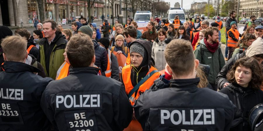 Klimaaktivisten der «Letzten Generation» bei einem Protestmarsch in Berlin.