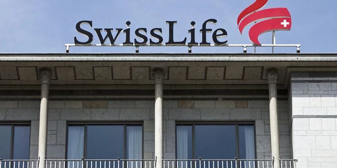 In dem im Dezember vorgestellten «Swiss Life 2027»-Programm peilt der Versicherungskonzern neu eine Eigenkapitalrendite von 17 bis 19 Prozent an. (Archivbild) Swiss Life
