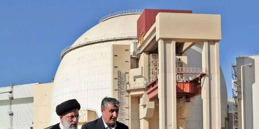 Irans Atomchef Eslami mit Präsident Raisi