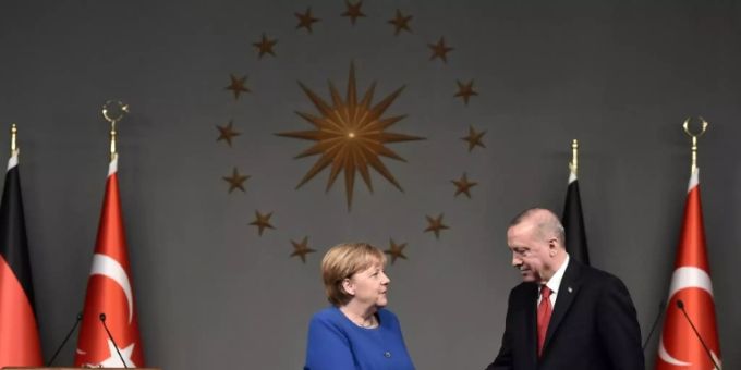 Merkel und Erdogan im vergangenen Jahr in Istanbul. Angela Merkel