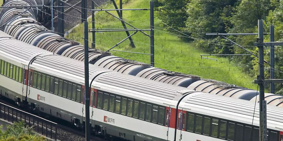 Die SBB bauen zurzeit 35 Waggons des Typs EW IV für den Transport von Fans an Auswärtsspiele um. (Archivbild)